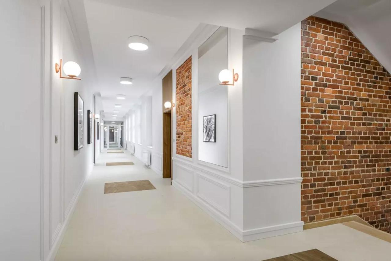 Poniatowskiego Parkside Studio~parking And Lift Apartment