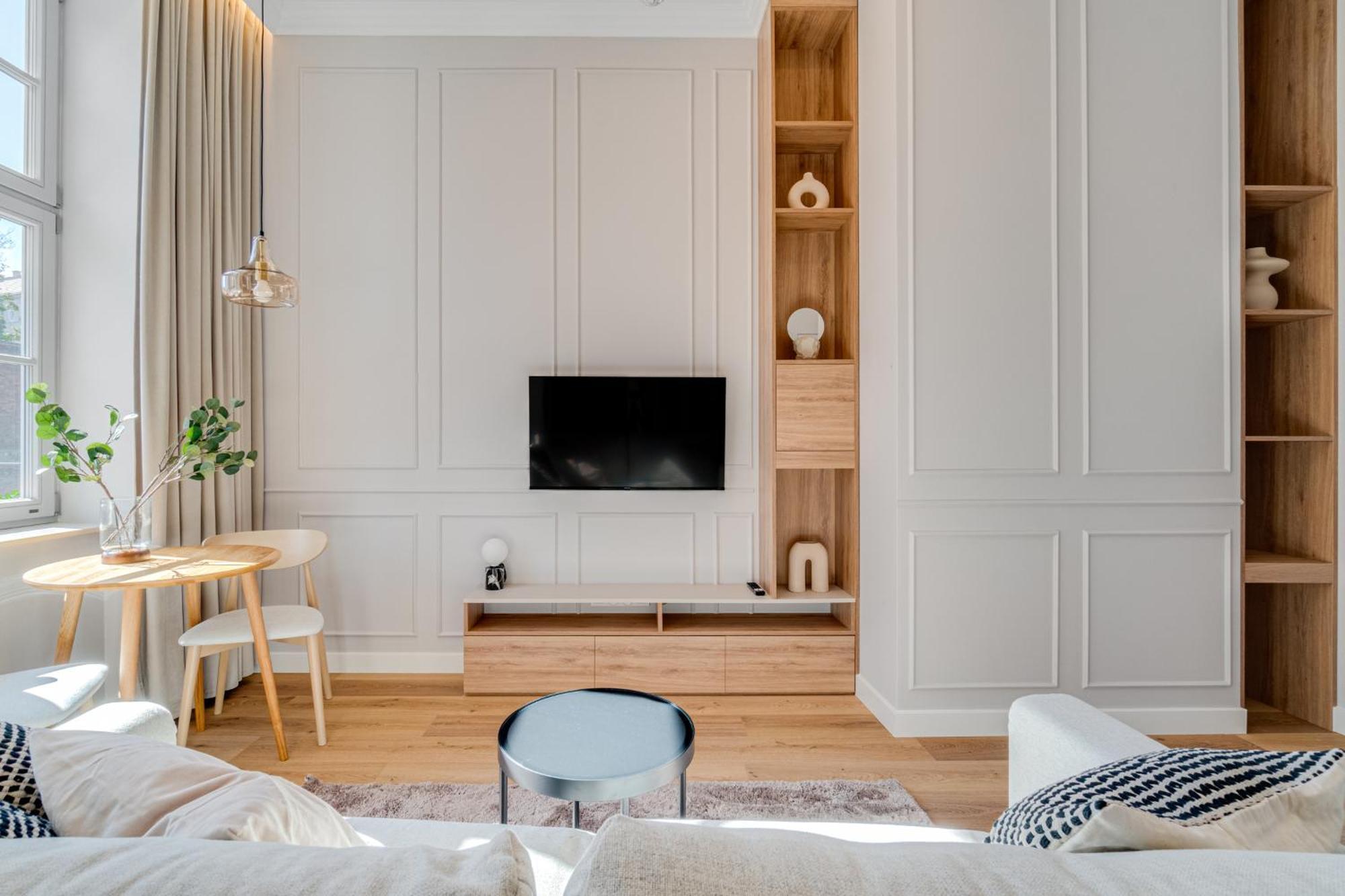 Poniatowskiego Parkside Studio~parking And Lift Apartment Breslau